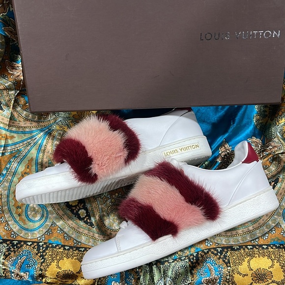 Louis Vuitton (size 6) - Picture 4 of 5